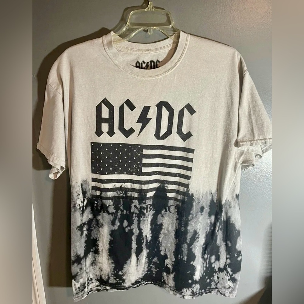 SIZE L AC/DC Back In Black  Tour Shirt Black White Tie‎ Dye American Flag 2018